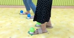 뒤뚱뒤뚱 공 놀이