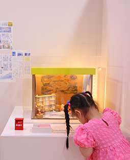 어디서 일어나는 이야기일까? 전시물 이미지